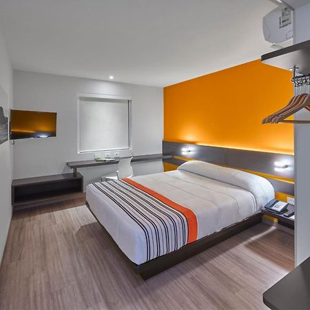 City Express Junior By Marriott Leon Centro De Convenciones エクステリア 写真